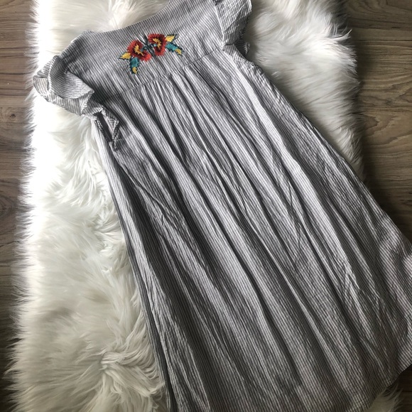 THML Embroidered Floral Dress Flutter Sleeves Sz M - Picture 6 of 7